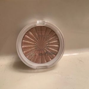 Brand New Ofra Highlighter